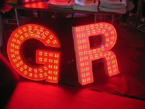 闽清LED发光字常见的安装误区。